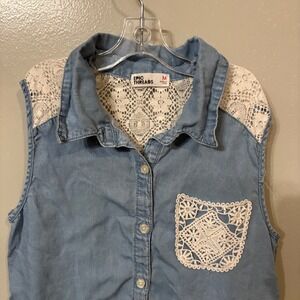 Epic Threads Denim & Lace/Crochet Sleeveless Top Shirt Blue Cream (Girls Medium)
